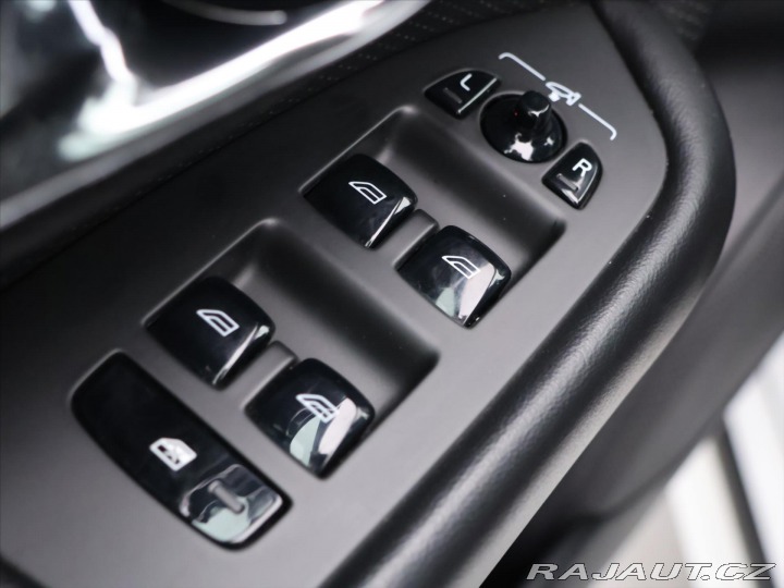 Volvo XC90 2,0 D5 165kW 4x4 Aut. R-D 2015
