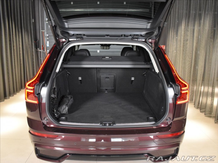Volvo XC60 2,0 B5 AWD Ultra Pano,vzd 2025