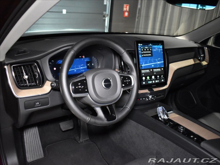 Volvo XC60 2,0 B5 AWD Ultra Pano,vzd 2025