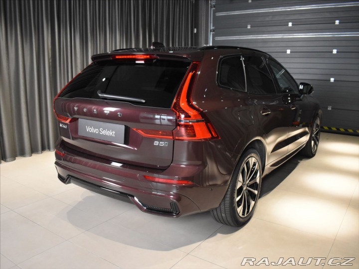 Volvo XC60 2,0 B5 AWD Ultra Pano,vzd 2025