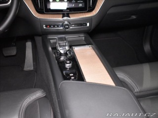 Volvo XC60 2,0 B5 AWD Ultra Pano,vzd 2025