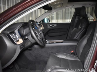 Volvo XC60 2,0 B5 AWD Ultra Pano,vzd 2025