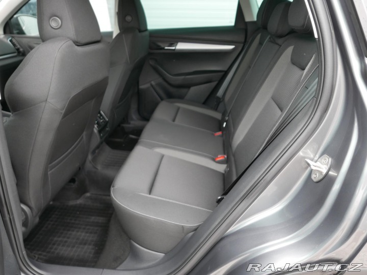 Škoda Karoq 2,0 TDI Tour REZERVACE 2023