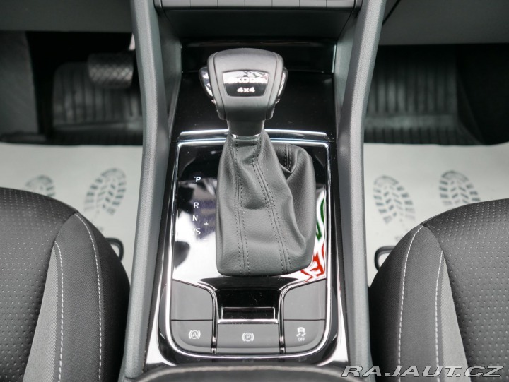 Škoda Karoq 2,0 TDI Tour REZERVACE 2023