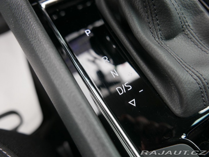 Škoda Karoq 2,0 TDI Tour 4x4 Automat 2023