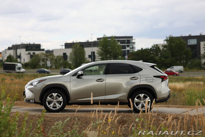 Lexus Ostatní modely NX 300h 300H 2,5 HEV PREMIUM (LUX 2015