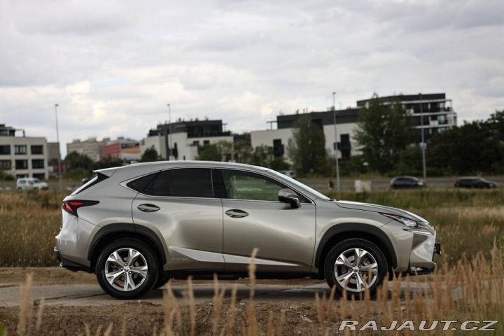 Lexus Ostatní modely NX 300h 300H 2,5 HEV PREMIUM (LUX 2015