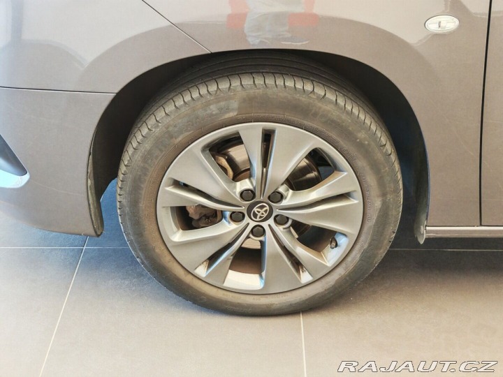 Toyota ProAce City 1.2T 110k Family 2023