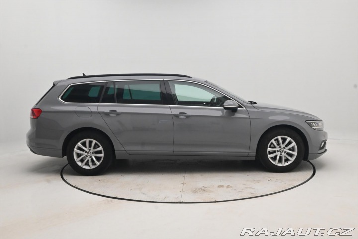 Volkswagen Passat 2,0 TDI 110kW DSG Busines 2022
