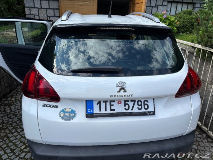 Peugeot 2008 2017 bílá 2017