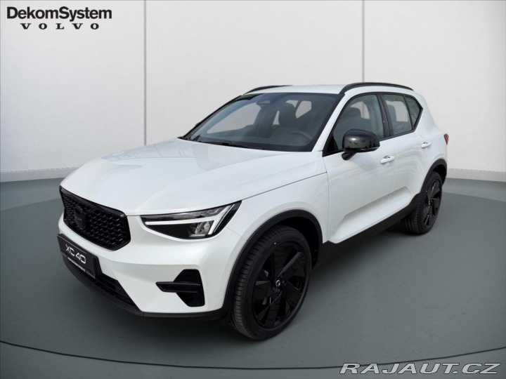 Volvo XC40 2,0 Plus B3 Black Edition 2026