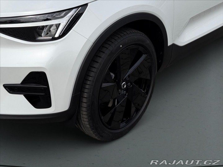 Volvo XC40 2,0 Plus B3 Black Edition 2026