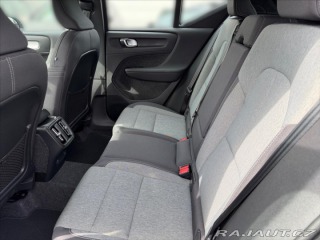 Volvo XC40 2,0 Plus B3 Black Edition 2026