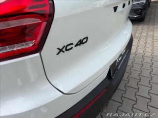 Volvo XC40 2,0 Plus B3 Black Edition 2026