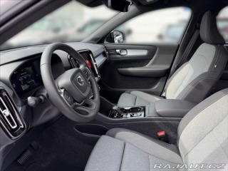 Volvo XC40 2,0 Plus B3 Black Edition 2026