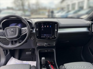 Volvo XC40 2,0 Plus B3 Black Edition 2026