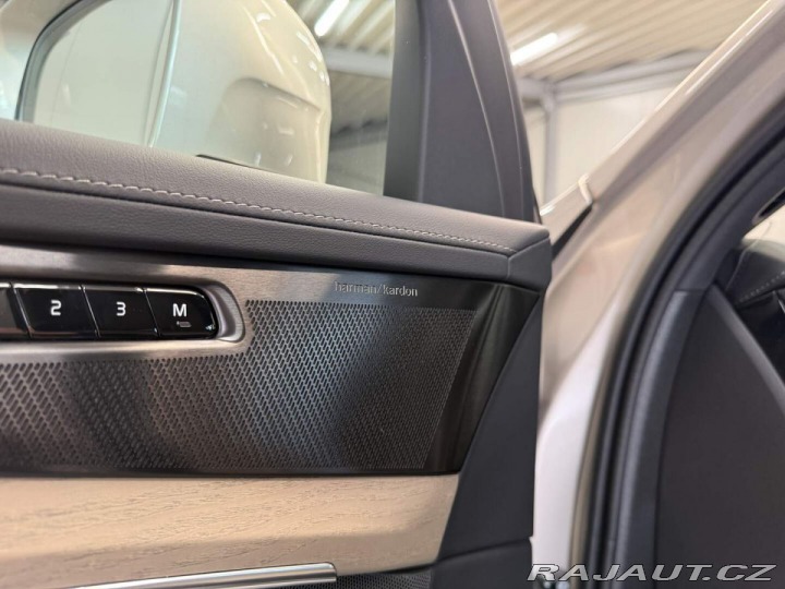Volvo XC90 B5 2.0L 250+14 HP AT8 AWD 2026