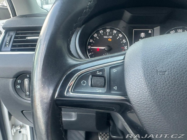 Škoda Octavia 1.6TDi, 77KW, VYHŘ.SED.,T 2015