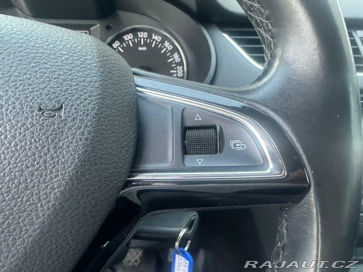 Škoda Octavia 1.6TDi, 77KW, VYHŘ.SED.,T 2015
