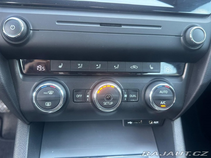 Škoda Octavia 1.6TDi, 77KW, VYHŘ.SED.,T 2015