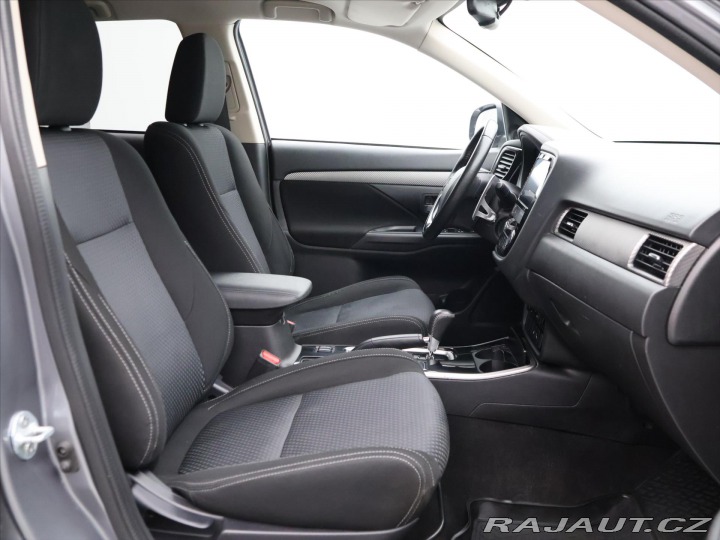 Mitsubishi Outlander 2,0 MIVEC 110kW Intense 4 2018