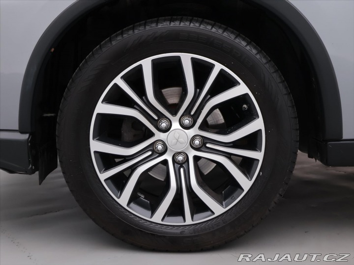 Mitsubishi Outlander 2,0 MIVEC 110kW Intense 4 2018