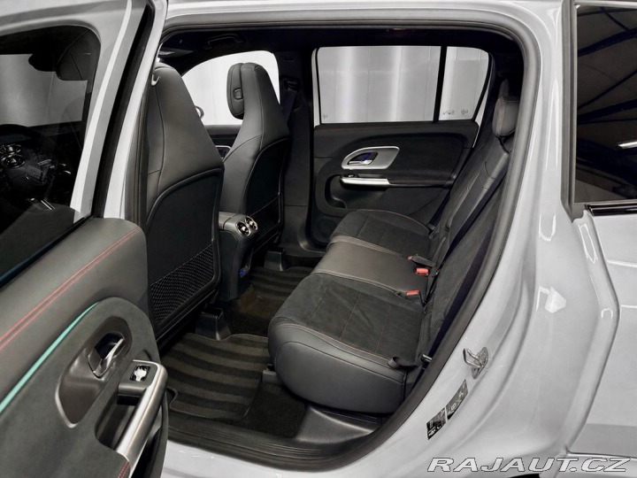 Mercedes-Benz GLB 8G-eDCT 4MATIC AMG, PANOR 2026
