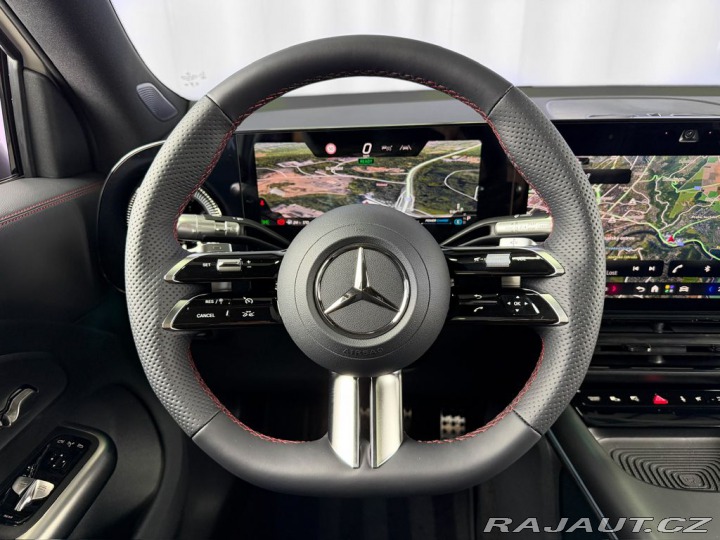 Mercedes-Benz GLB 8G-eDCT 4MATIC AMG, PANOR 2026