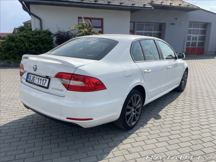 Škoda Superb 2,0 TDi 103kw Elegance Fa 2015