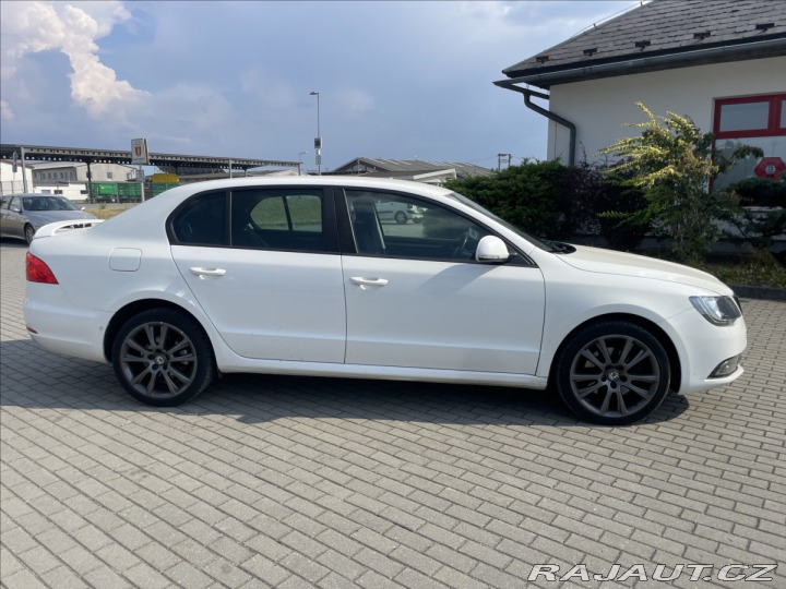 Škoda Superb 2,0 TDi 103kw Elegance Fa 2015