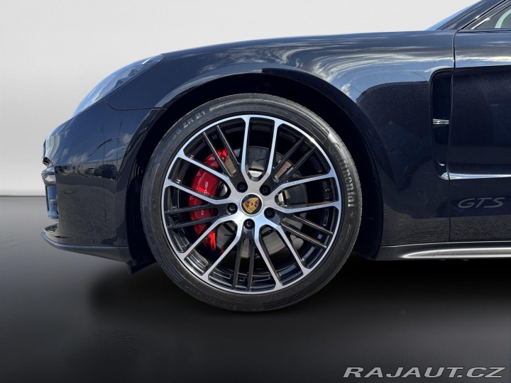 Porsche Panamera GTS 2023