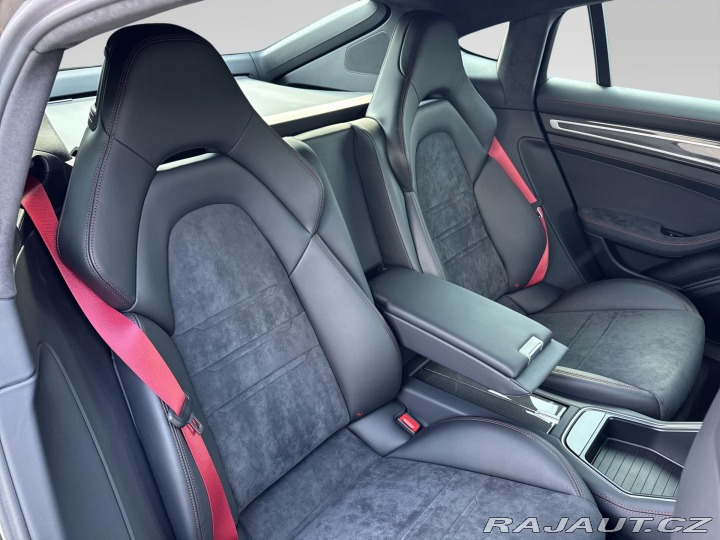 Porsche Panamera GTS 2023