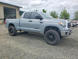 Toyota Tundra SR5 5.7V8 4WD 2020
