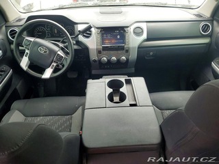 Toyota Tundra SR5 5.7V8 4WD 2020