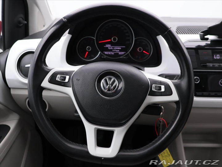 Volkswagen up! 1,0 TSI 66kW Beats CZ 2017