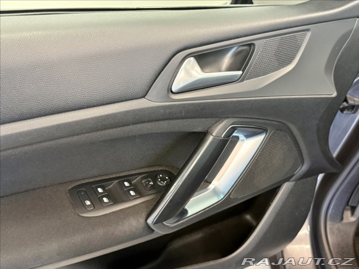 Peugeot 308 1,2 I 1.MAJITEL, SERVISNÍ 2019