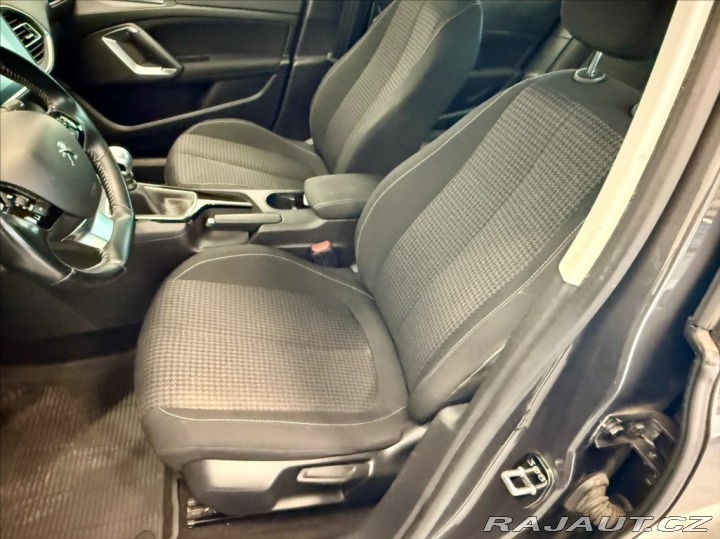 Peugeot 308 1,2 I 1.MAJITEL, SERVISNÍ 2019