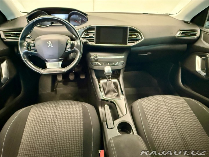 Peugeot 308 1,2 I 1.MAJITEL, SERVISNÍ 2019