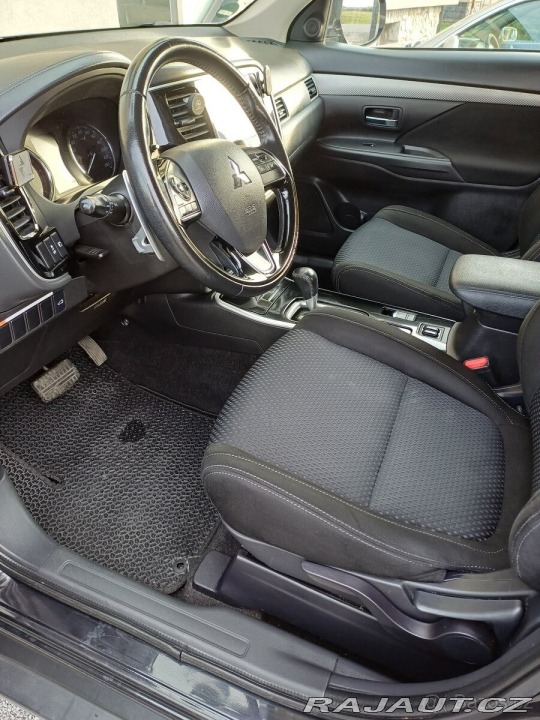Mitsubishi Outlander 2,2 Nabizim k prodei 1800