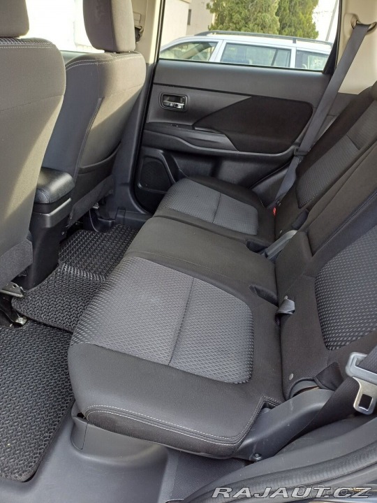 Mitsubishi Outlander 2,2 Nabizim k prodei 1800