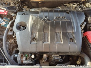 Mitsubishi Outlander 2,2   Nabizim k prodei 1800