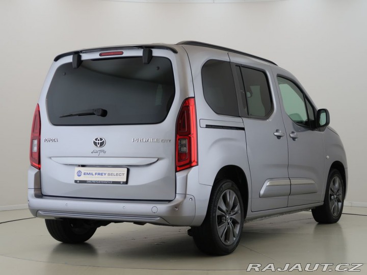 Toyota ProAce City Verso 1.5D4-D,AT,L1,FamilyComfo 2024