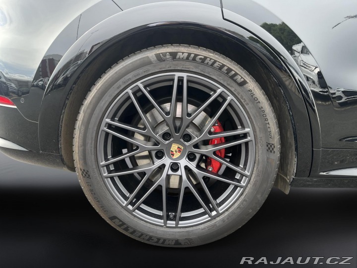 Porsche Cayenne GTS 2025