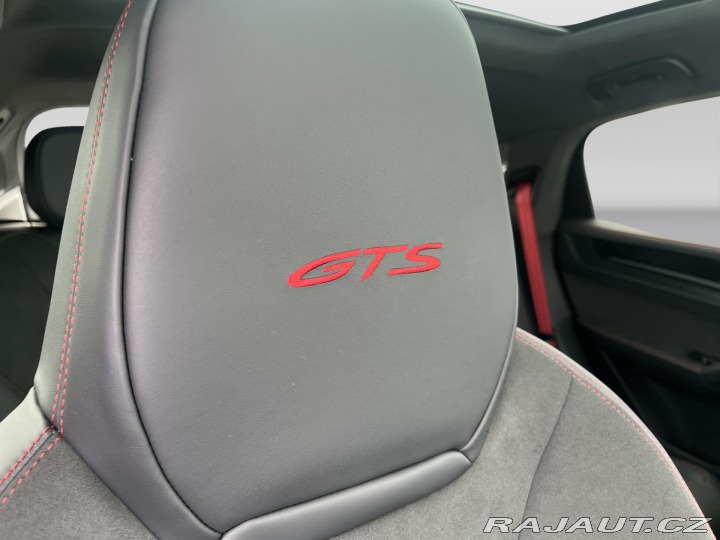 Porsche Cayenne GTS 2025