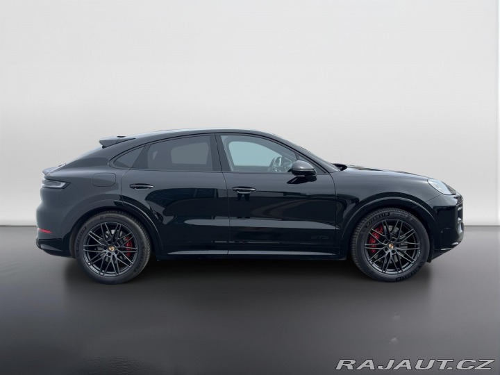 Porsche Cayenne GTS 2025