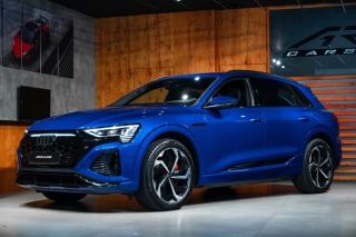 Audi  Q8 e-tron E-TRON
