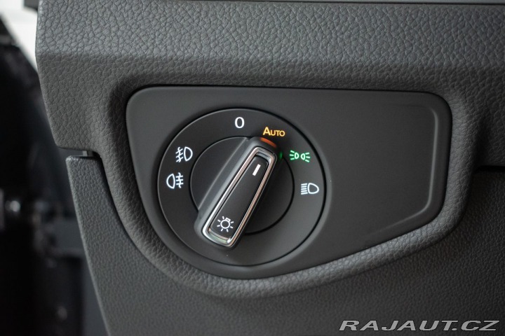 Volkswagen Touran 1.5 TSI DSG*TAŽNÉ*7.MÍST* 2024