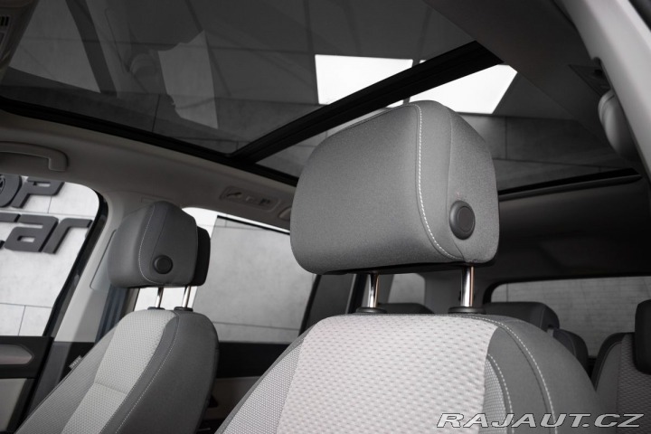 Volkswagen Touran 1.5 TSI DSG*TAŽNÉ*7.MÍST* 2024