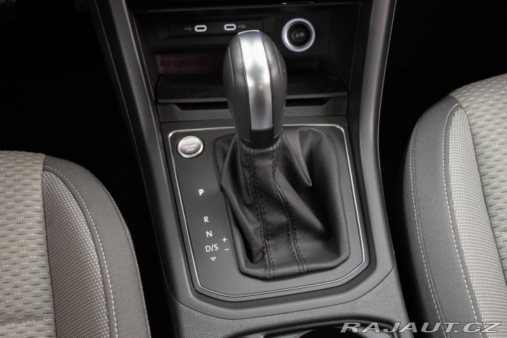 Volkswagen Touran 1.5 TSI DSG*TAŽNÉ*7.MÍST* 2024