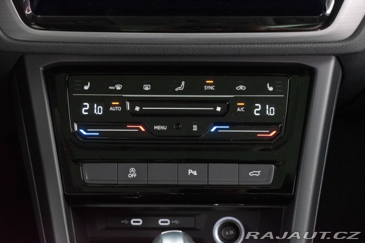 Volkswagen Touran 1.5 TSI DSG*TAŽNÉ*7.MÍST* 2024